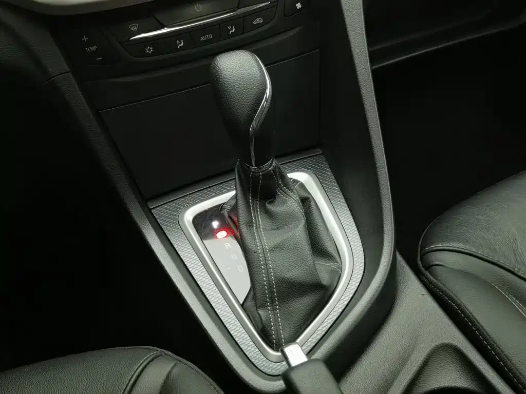 Buick Excelle — миниатюра 13