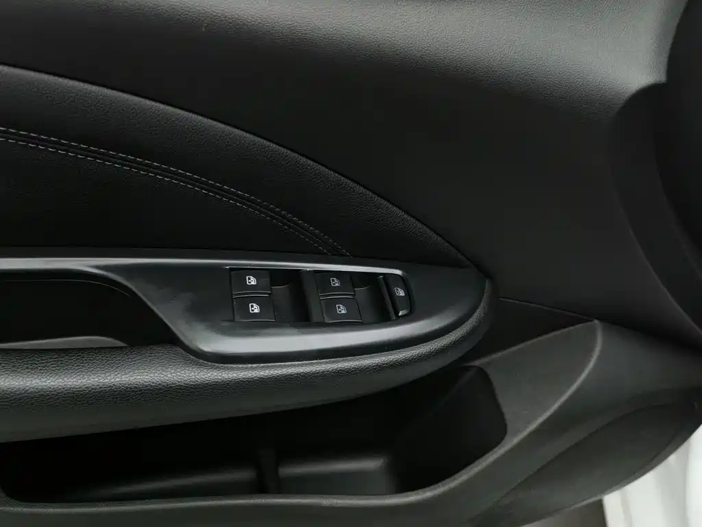 Buick Excelle — миниатюра 9
