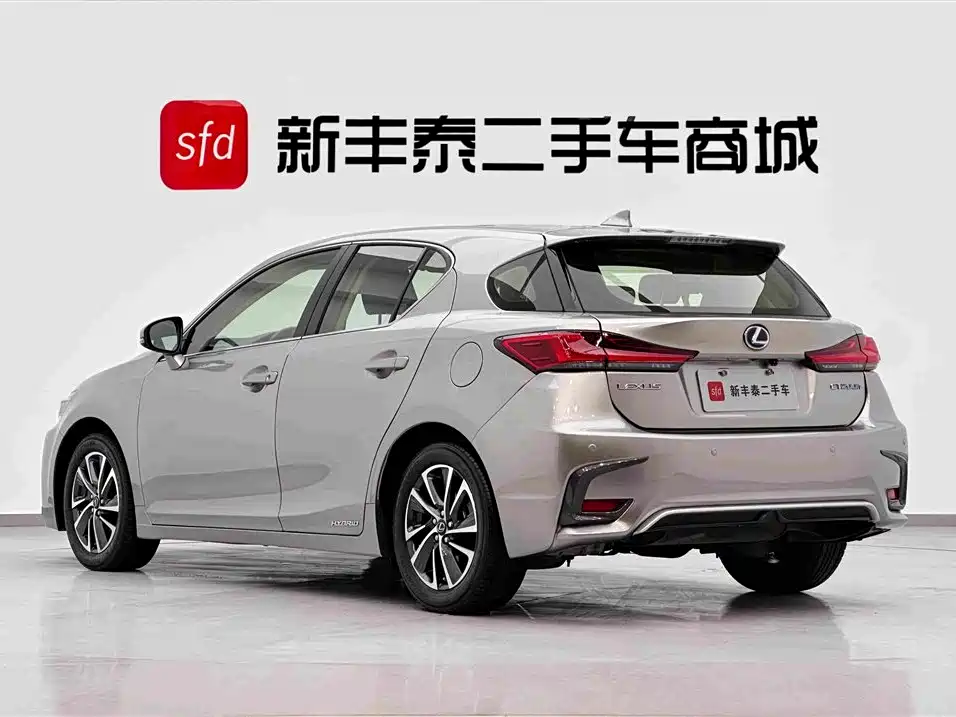 Lexus CT — миниатюра 6