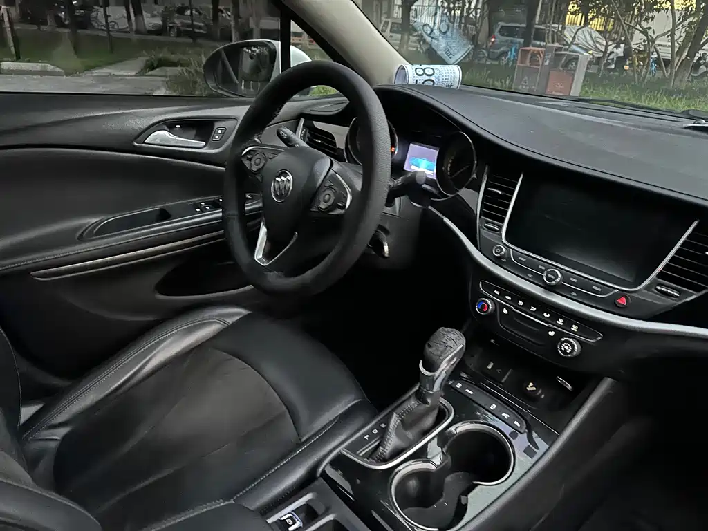 Buick Verano — миниатюра 16