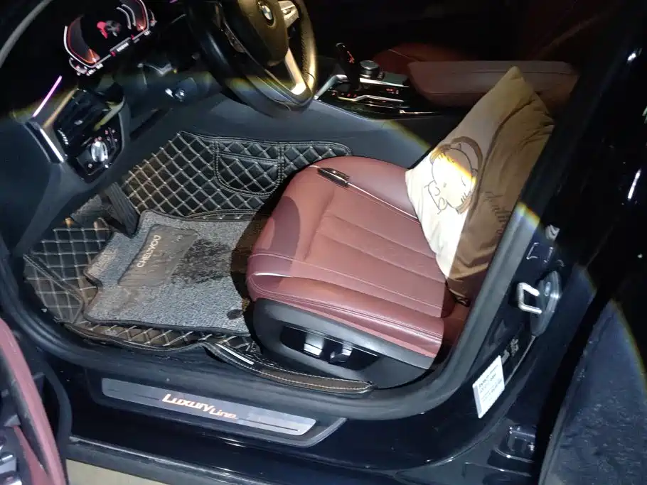 BMW 5 Series — миниатюра 8