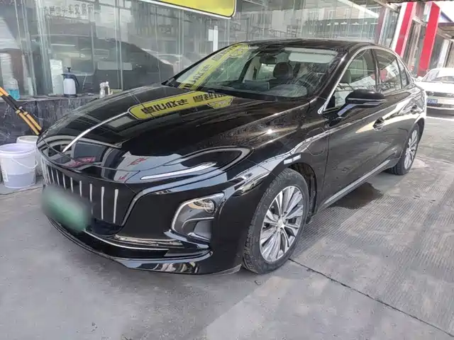 2023 Hongqi E-QM5
