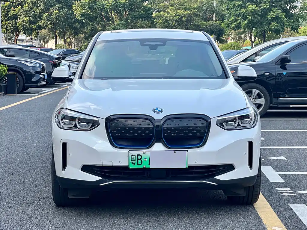 BMW iX3 — миниатюра 2