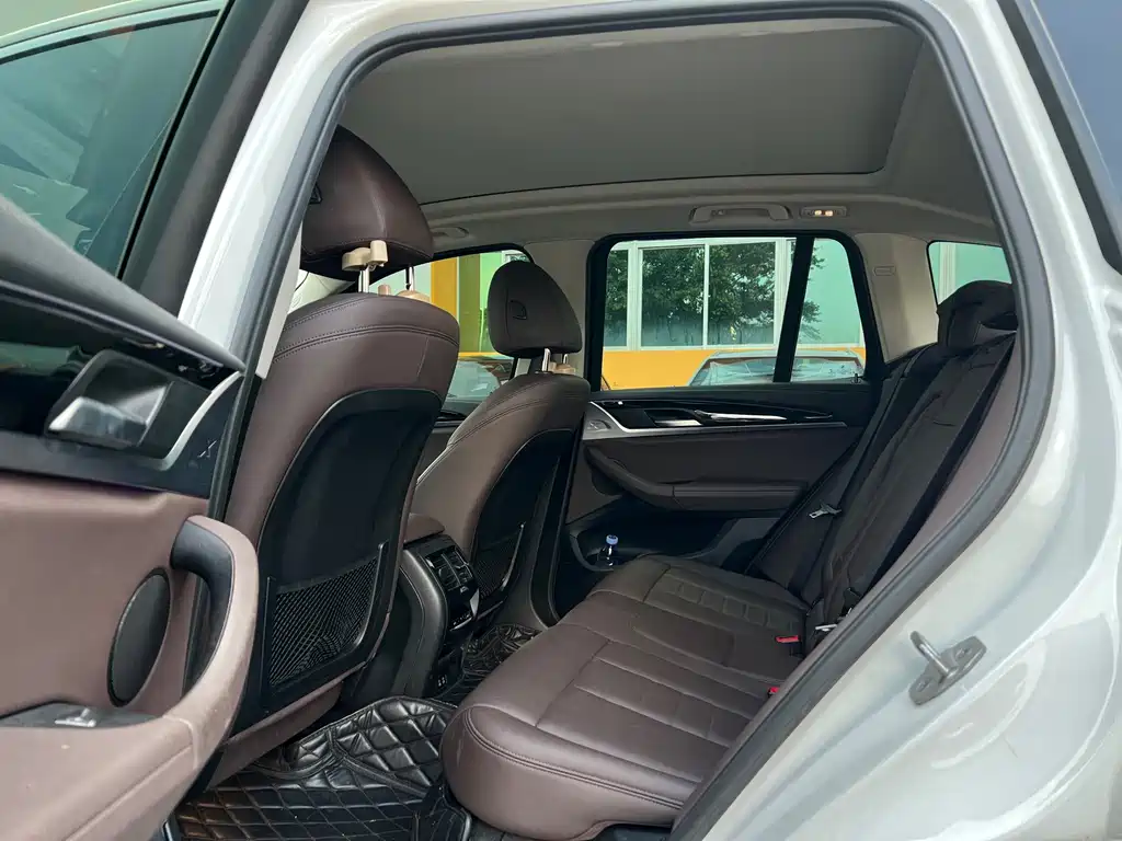 BMW iX3 — миниатюра 8