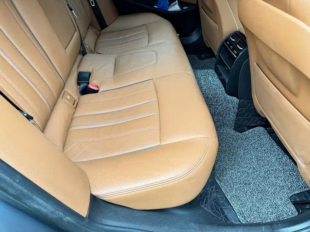 BMW 5 Series (Import) — миниатюра 11