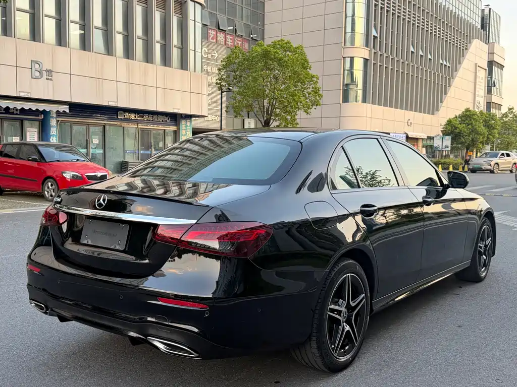 Mercedes-Benz E-Class (Import) — миниатюра 18