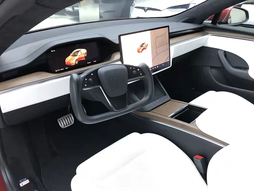 Tesla Model S — миниатюра 8