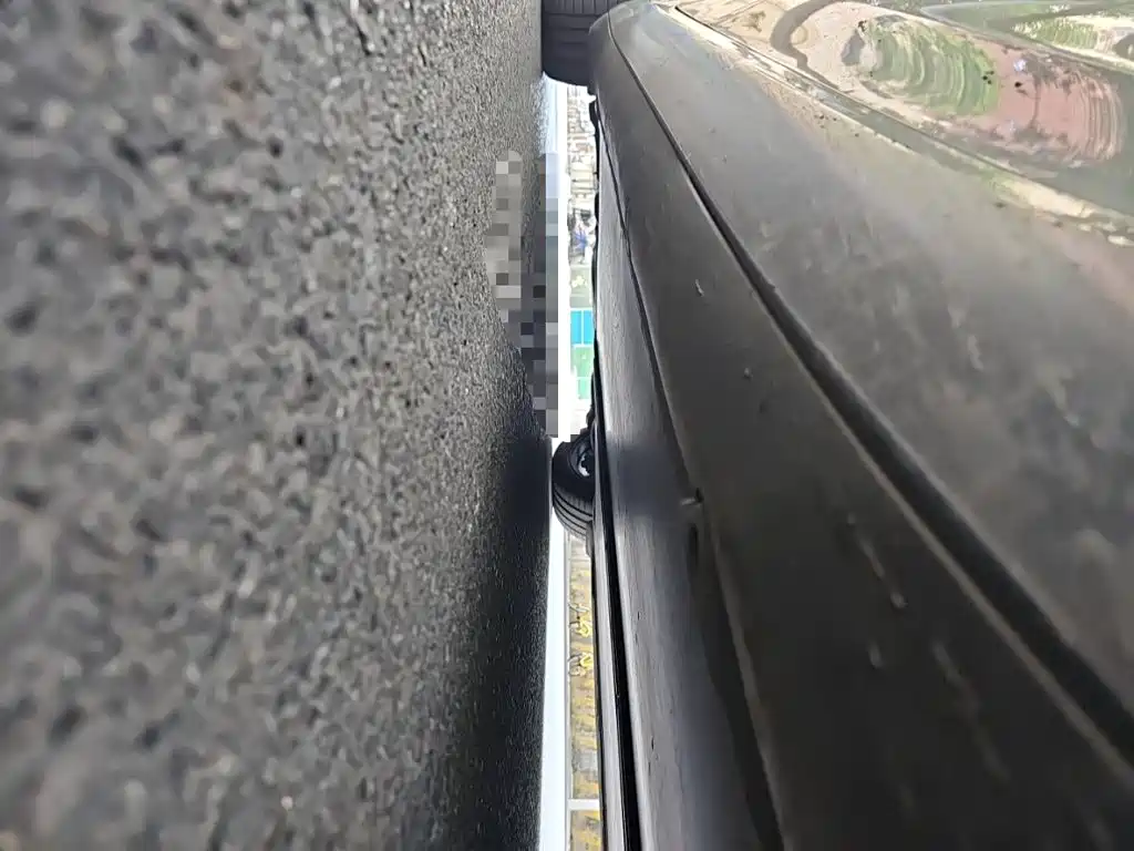Tesla Model 3 — миниатюра 17