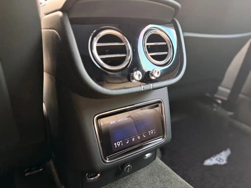 Bentley Bentayga — миниатюра 17
