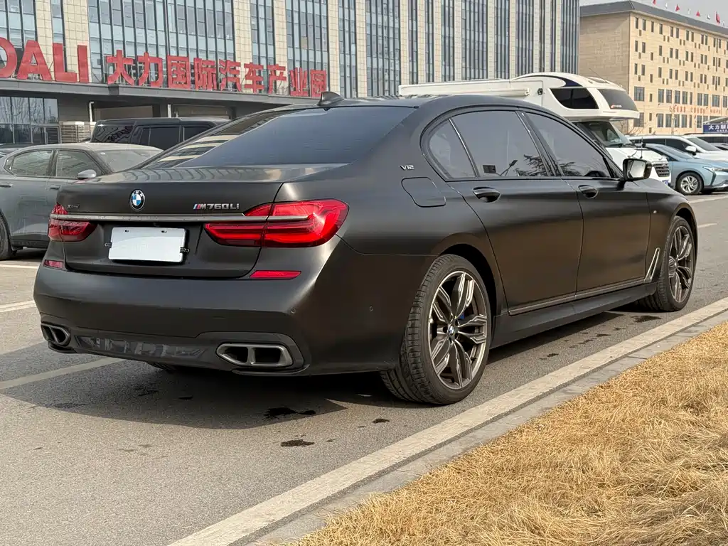 BMW 7 SERIES