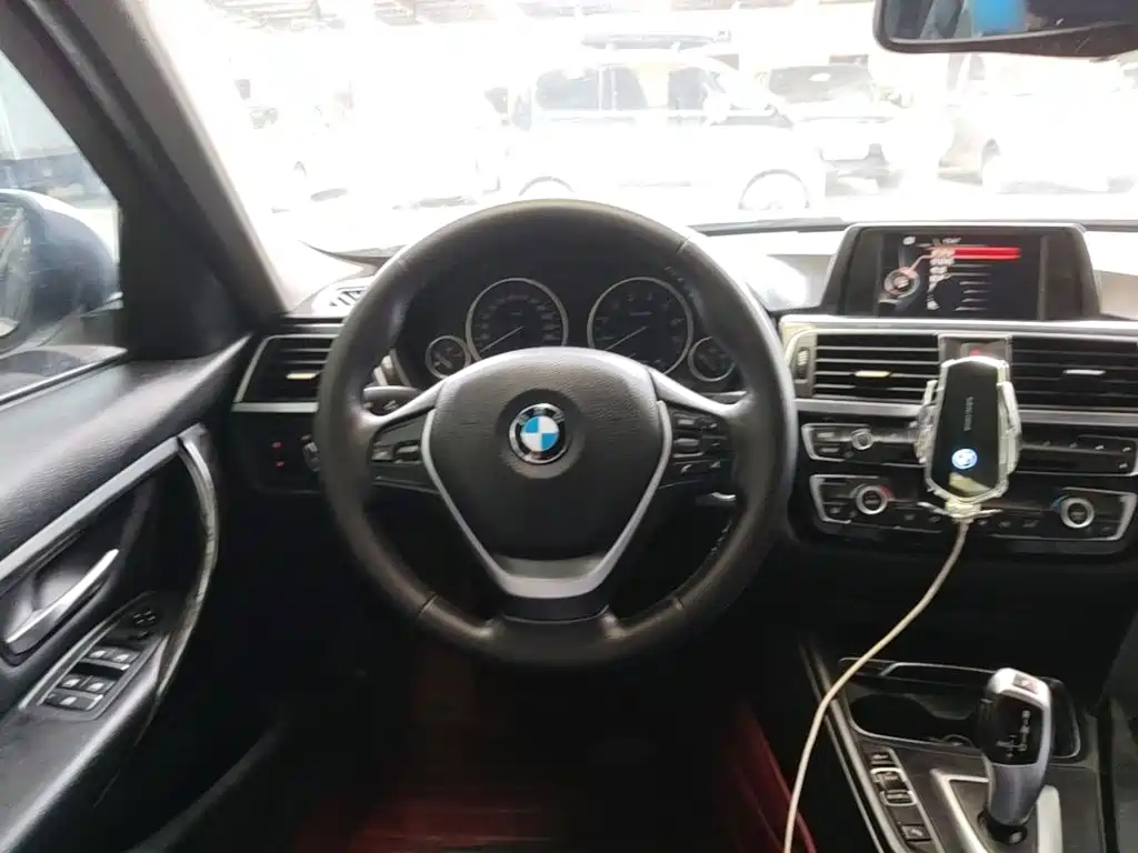 BMW 3 Series — миниатюра 11