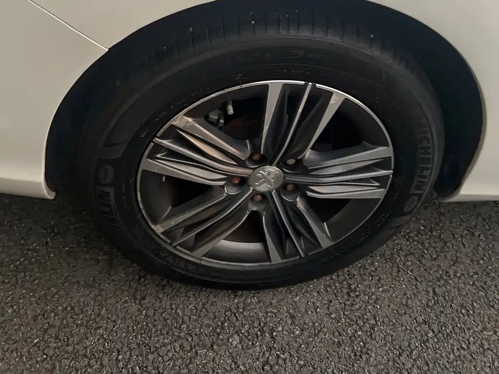 Peugeot 308 — миниатюра 6