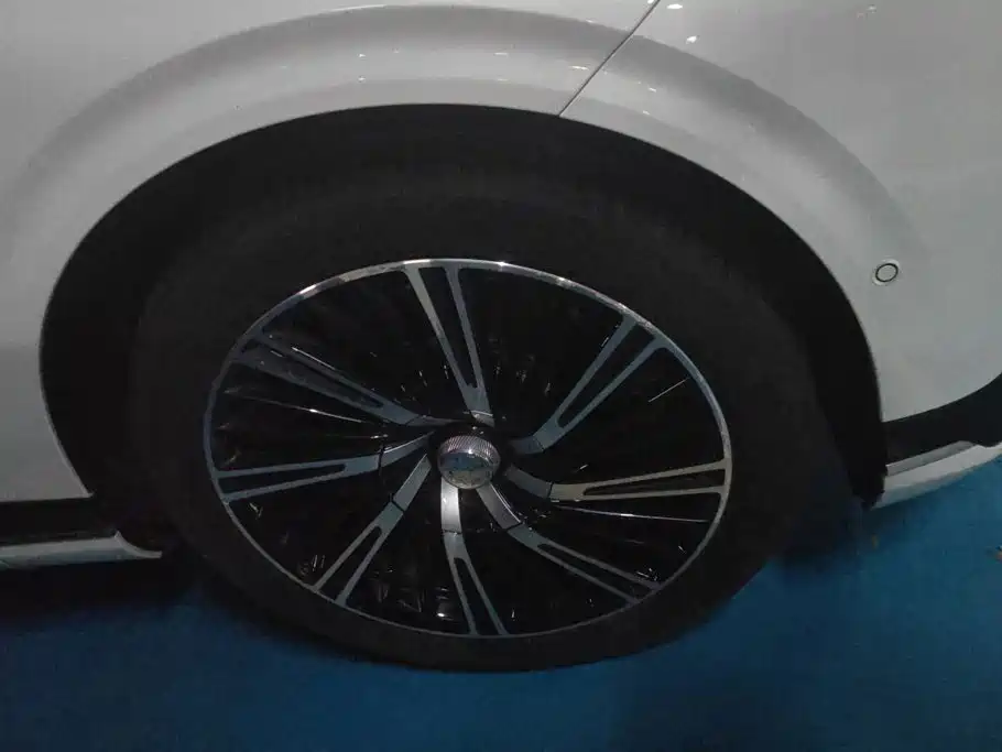 XPeng G9 — миниатюра 6