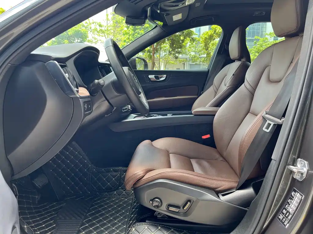 Volvo XC60 2021 T5 Luxury