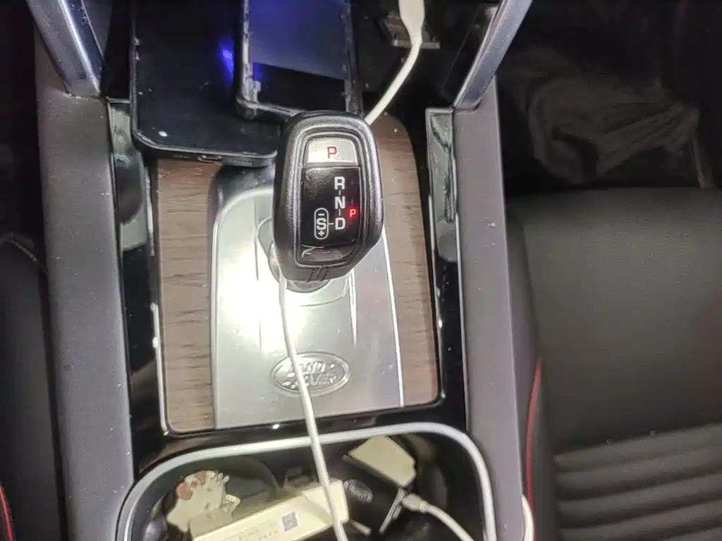 Land Rover Discovery Sport Hybrid — миниатюра 14