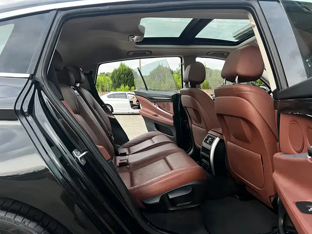 BMW 5 Series GT — миниатюра 21