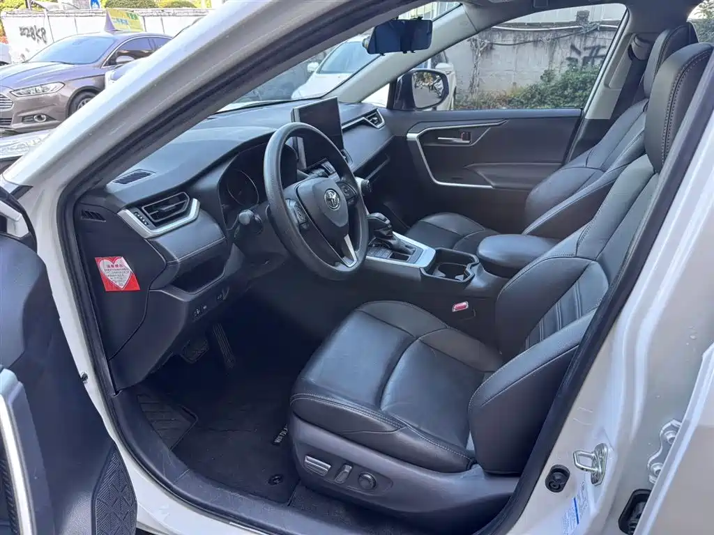 Toyota Wildlander 2021 2.0L CVT Luxury