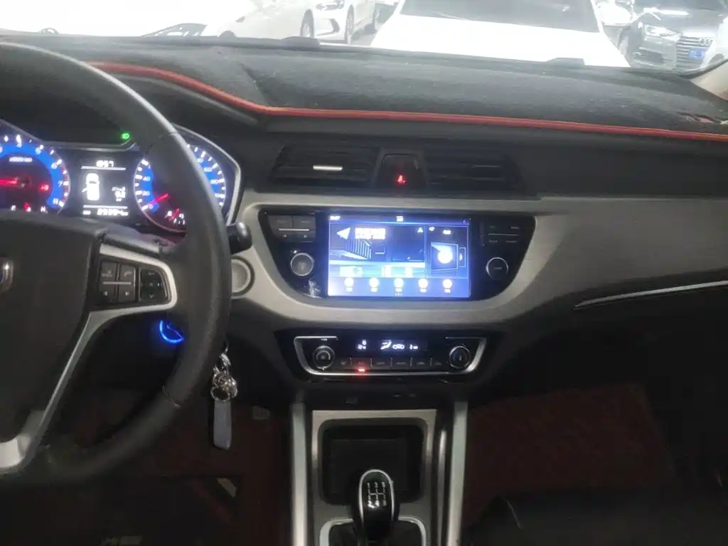 Geely Vision X3 — миниатюра 13