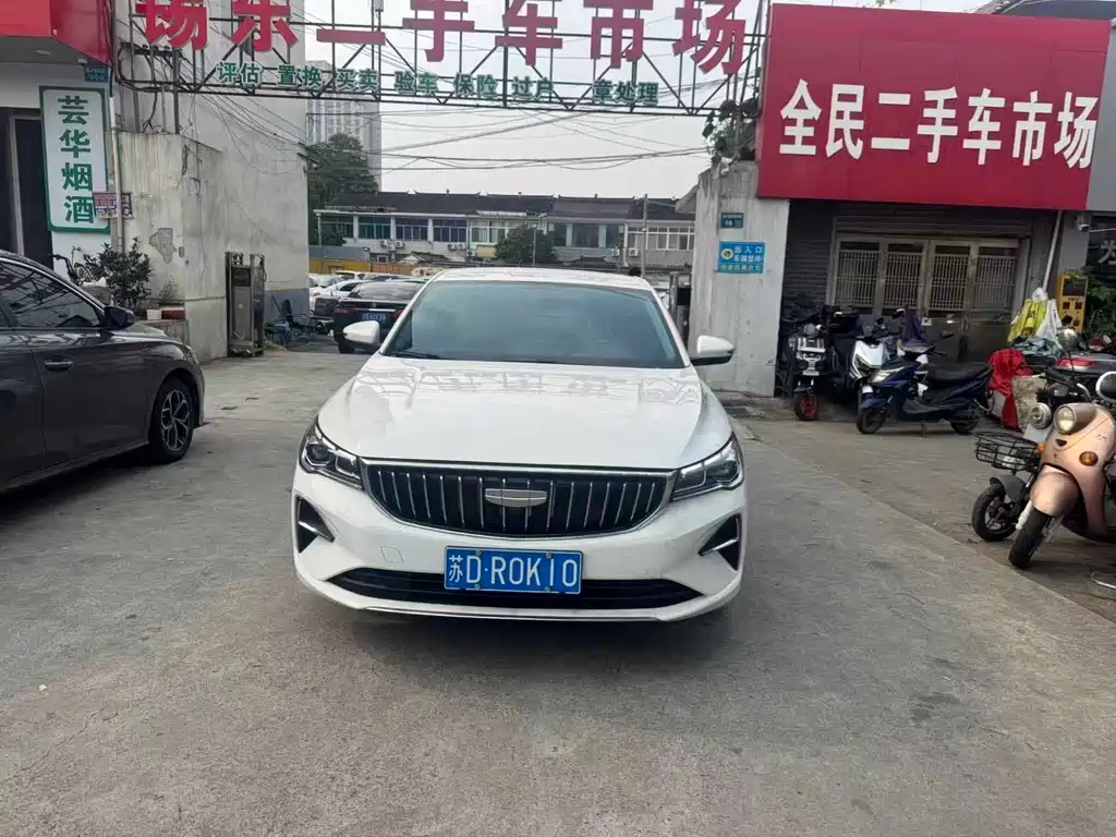 Geely Emgrand 2025 4 1.5L MT