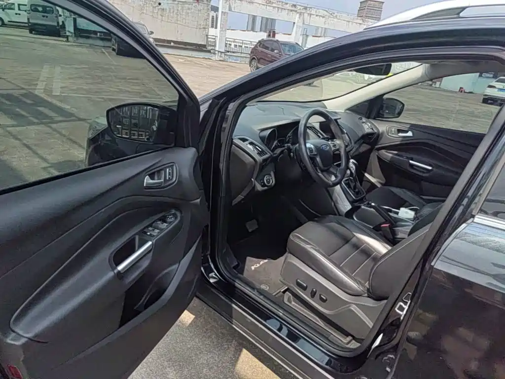 Ford Kuga — миниатюра 12