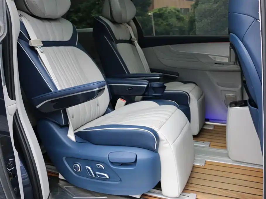 Roewe iMAX8 400TGI Supreme Series Honorable Edition, фото 12