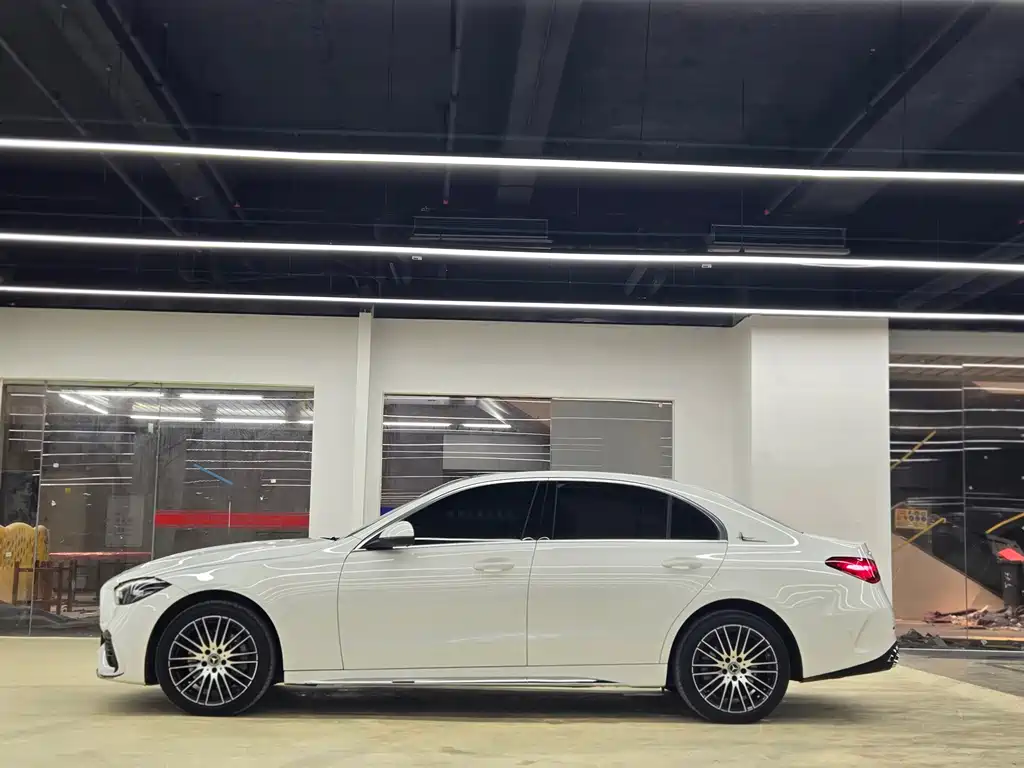 Mercedes-Benz C-Class — миниатюра 3