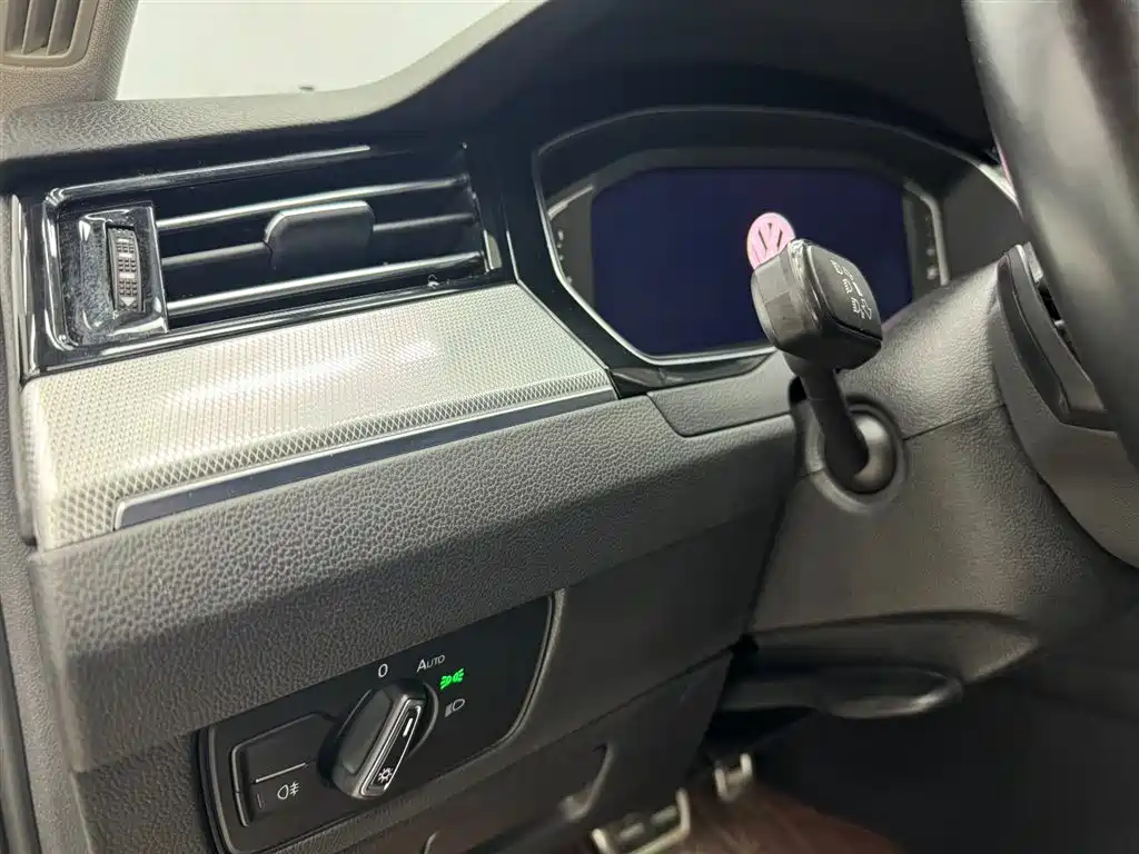 VOLKSWAGEN MAGOTAN GTE PLUG IN HYBRID