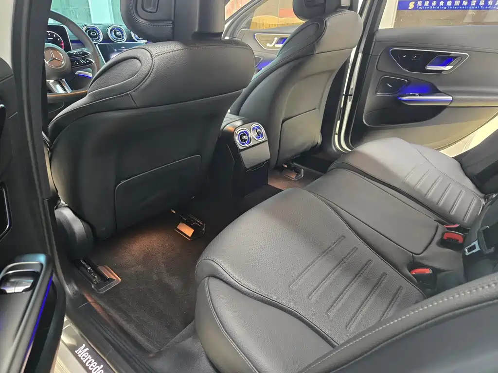 Mercedes-Benz C-Class — миниатюра 9