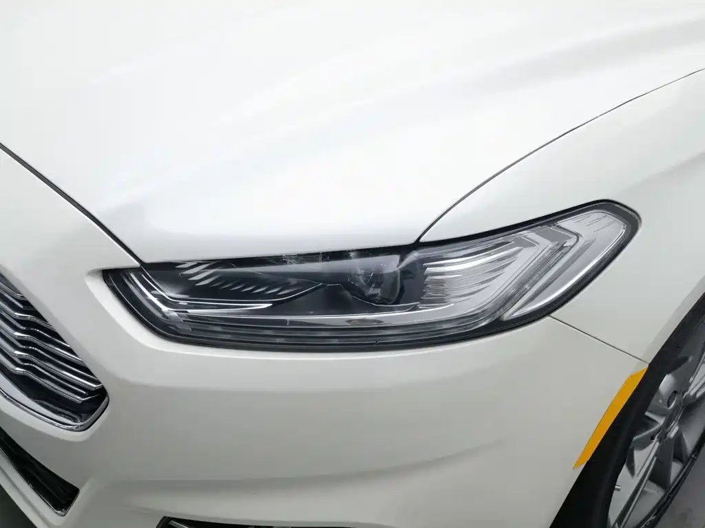 Ford Mondeo — миниатюра 7