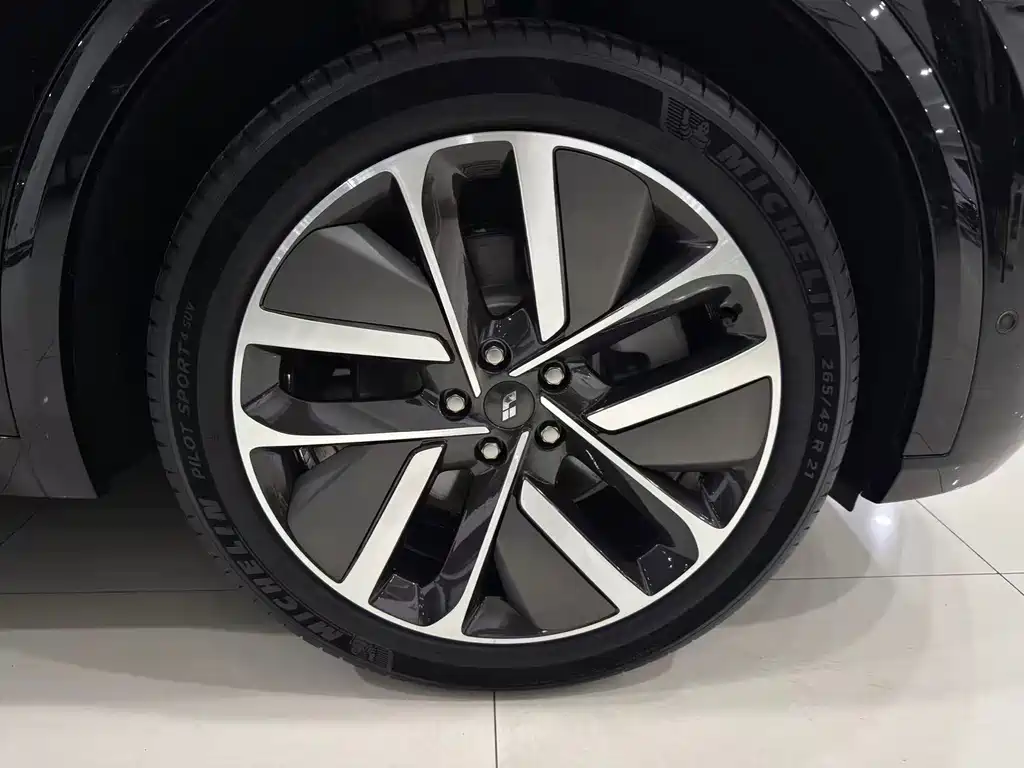 Li Auto Li L9 — миниатюра 16