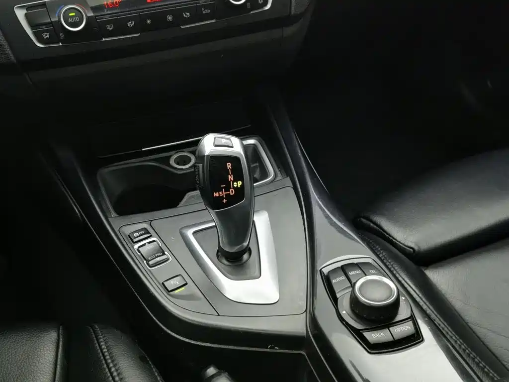 BMW 1 Series (Import) — миниатюра 13