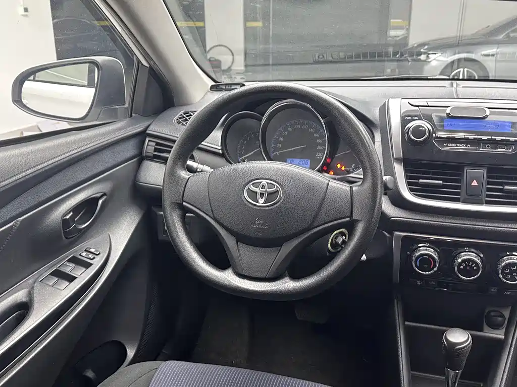 TOYOTA YARIS L TO ENJOY