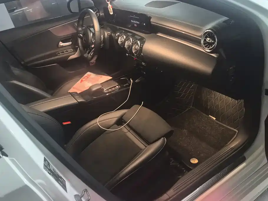 Mercedes-Benz A-Class — миниатюра 8