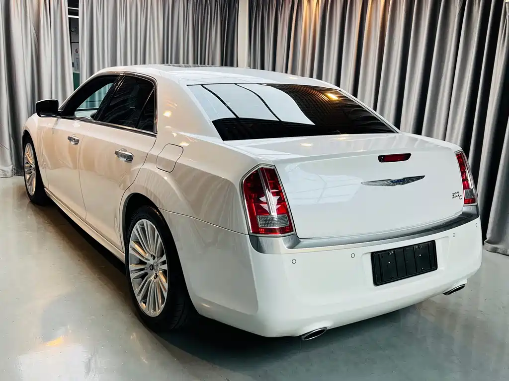 Chrysler 300C — миниатюра 17