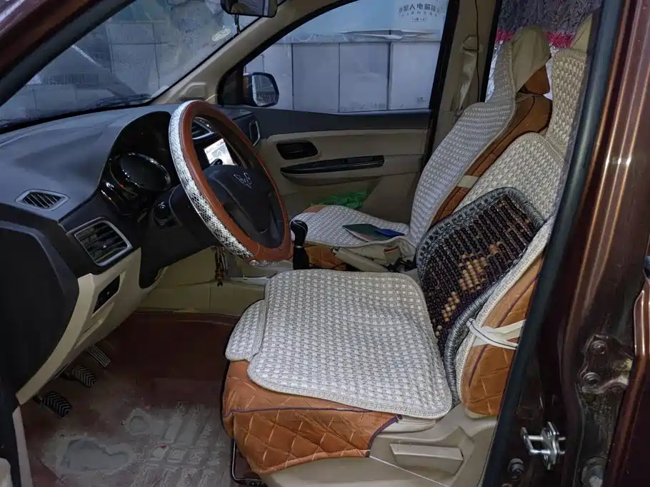 Wuling Hongguang — миниатюра 9
