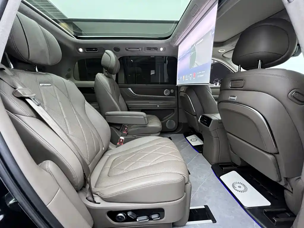 AITO ASK THE WORLD M9