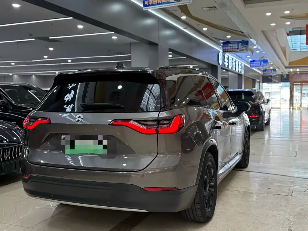 NIO ES8 — миниатюра 5