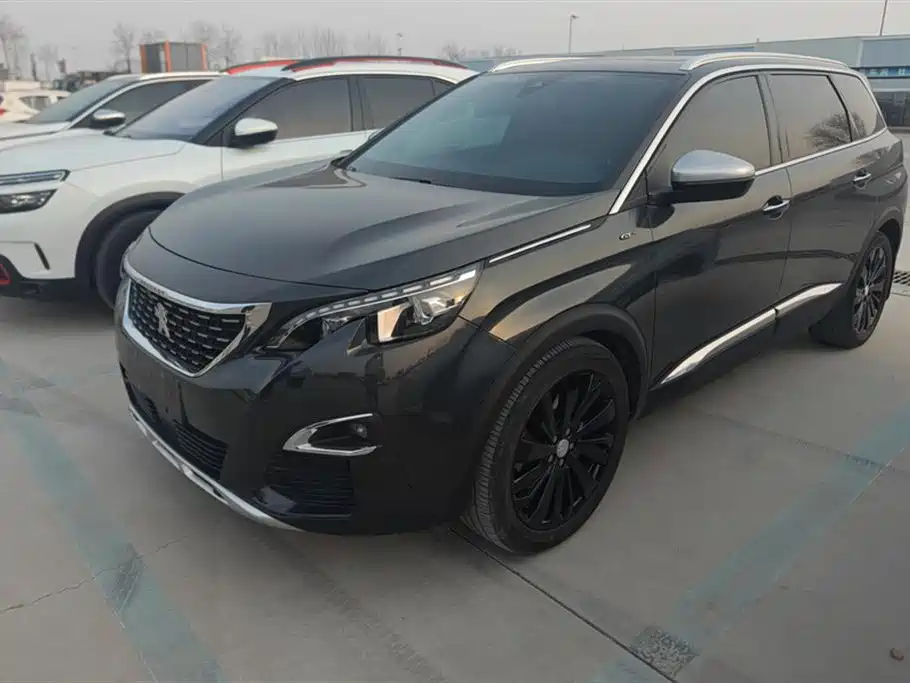 PEUGEOT 5008