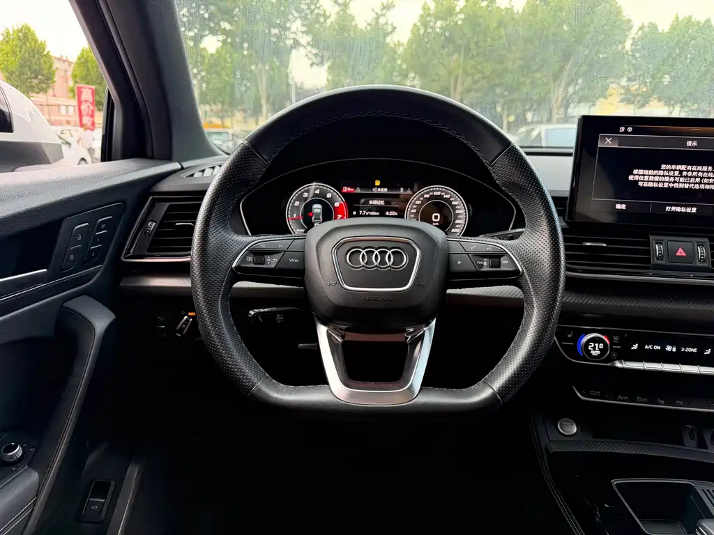 Audi Q5L Sportback — миниатюра 13