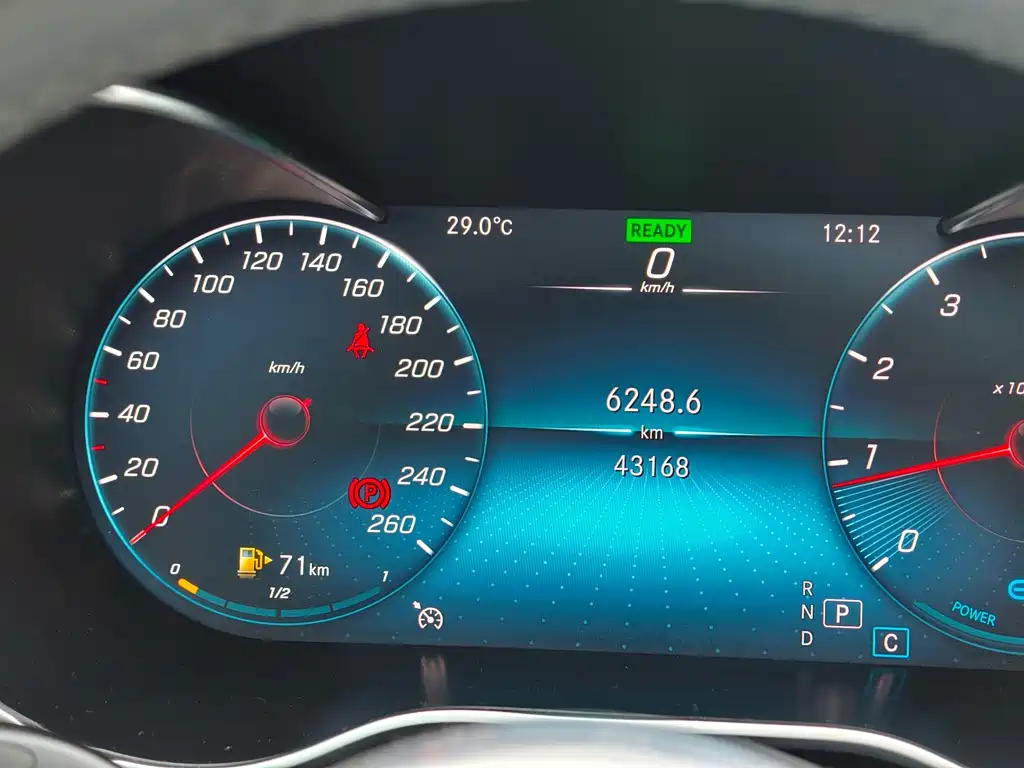 Mercedes-Benz C-Class — миниатюра 12