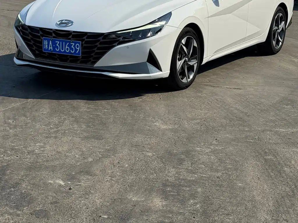 Hyundai Elantra 2022