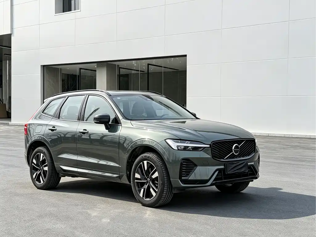 Volvo XC60 - фото 3