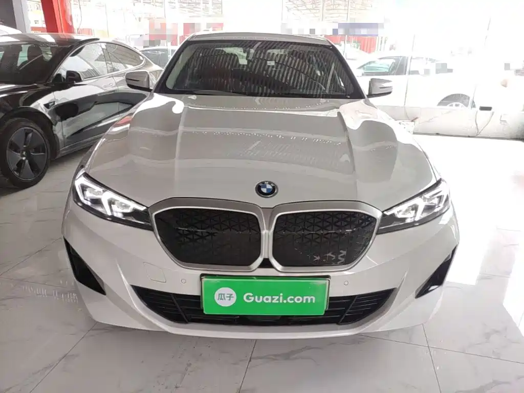 BMW i3 2025 eDrive 35 L