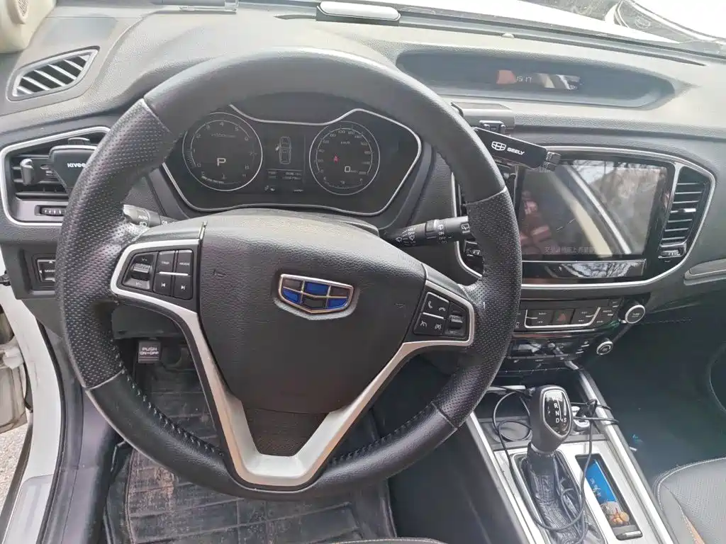 Geely Vision X6 — миниатюра 6