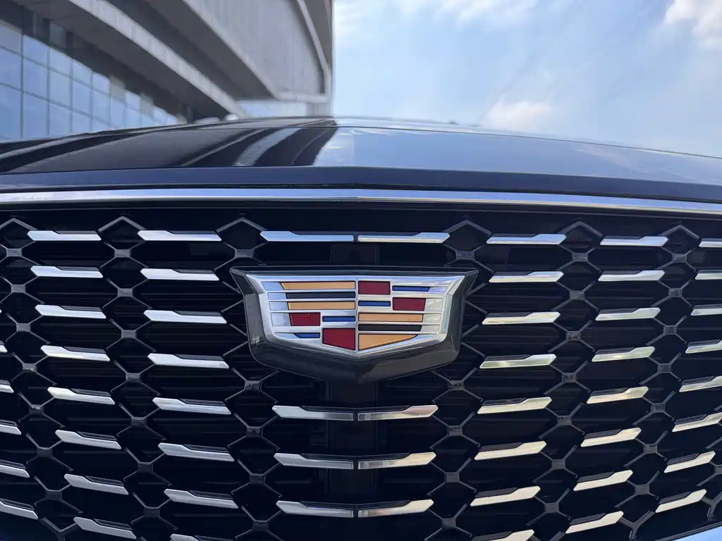 Cadillac XT4 — миниатюра 5