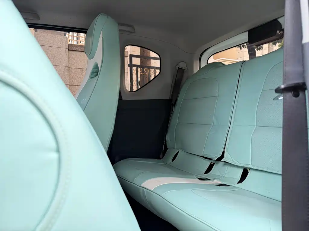 Wuling MINIEV — миниатюра 9