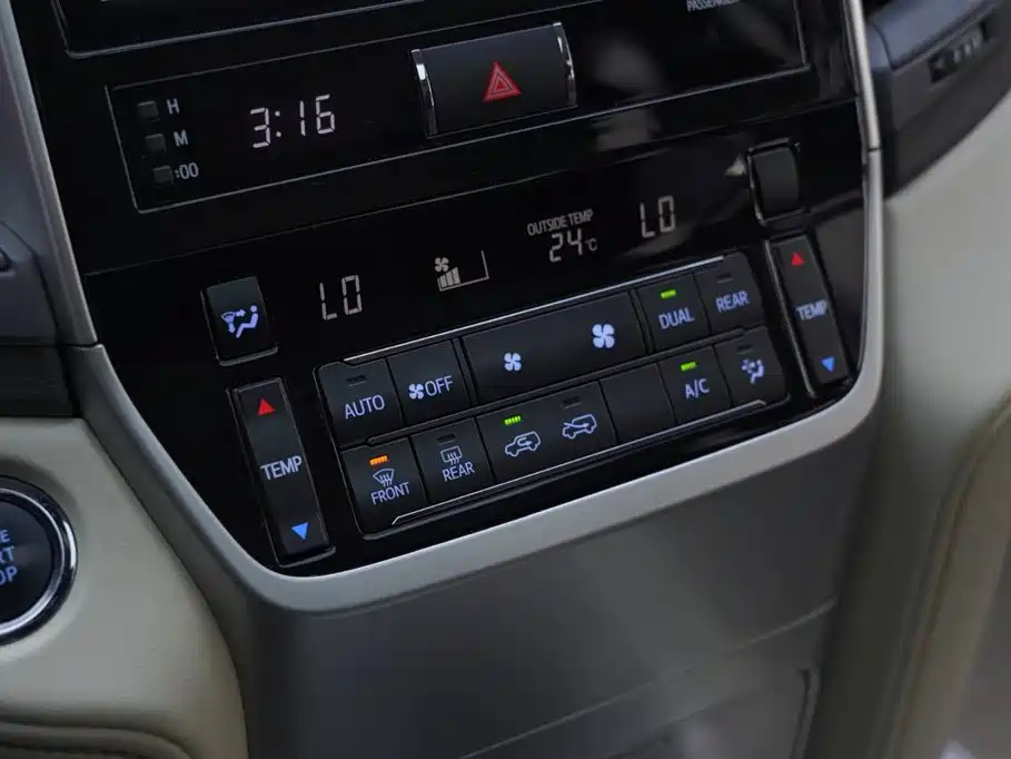 Toyota Land Cruiser 2018 4.6L AT
