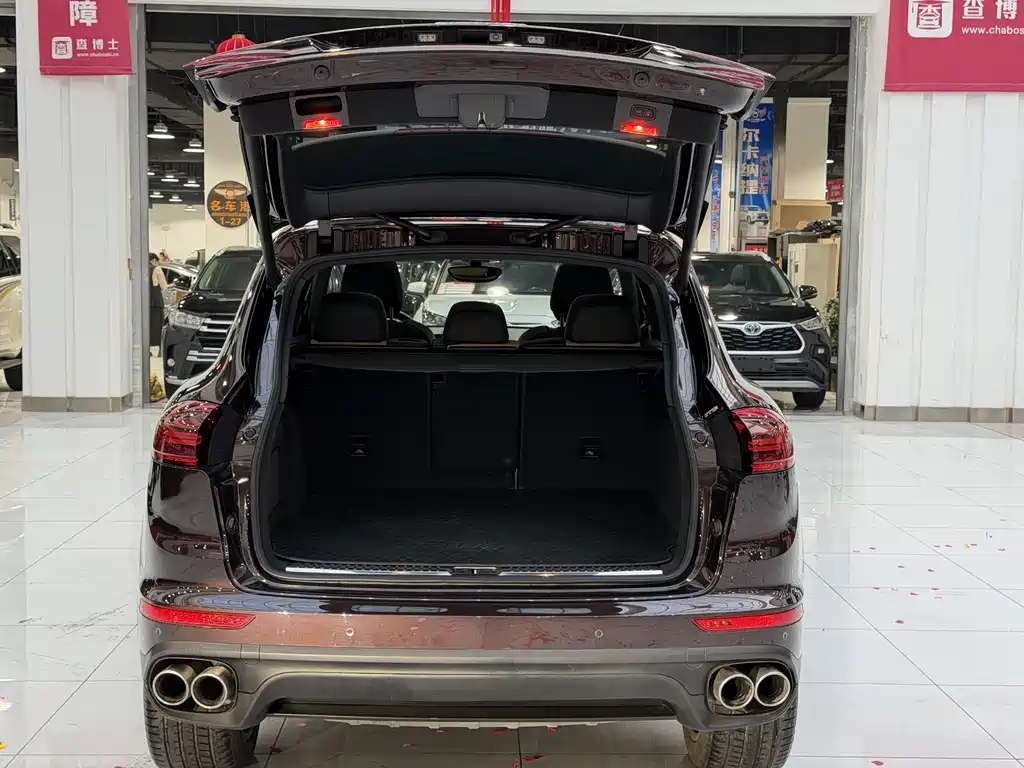 PORSCHE CAYENNE
