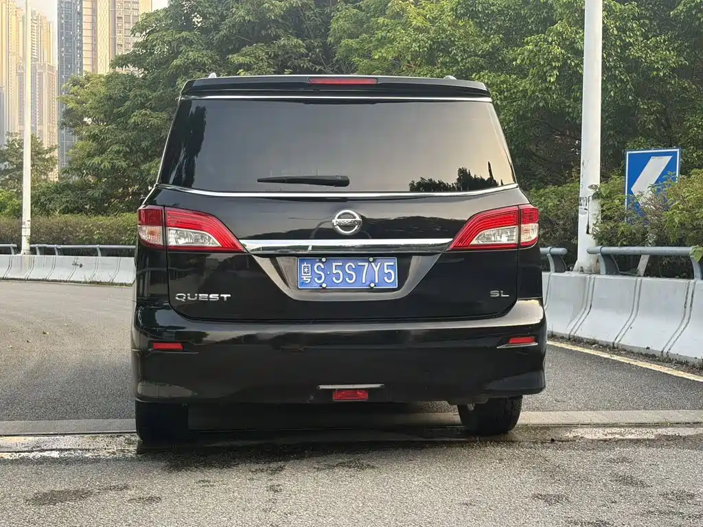 Nissan Quest — миниатюра 5