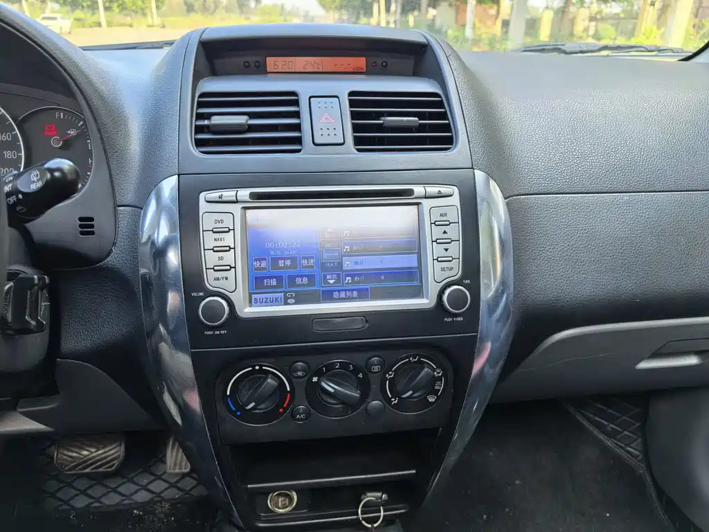 Suzuki SX4 — миниатюра 9